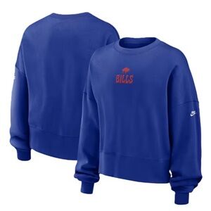 Oversized cropped women’s sweater.